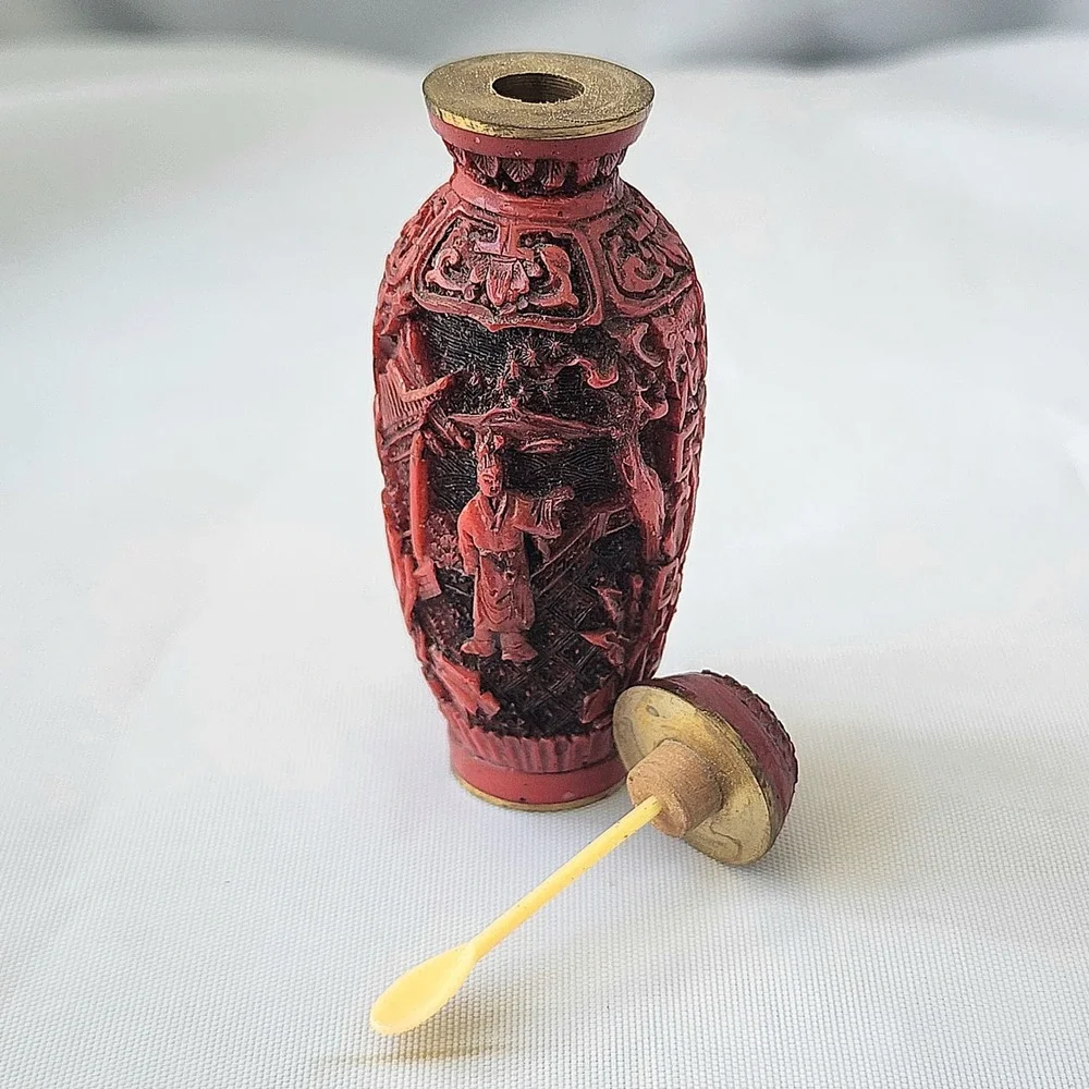 Antique Chinese‎ Cinnabar Carved Snuff Bottle with Stopper Fine Art Intricate OG